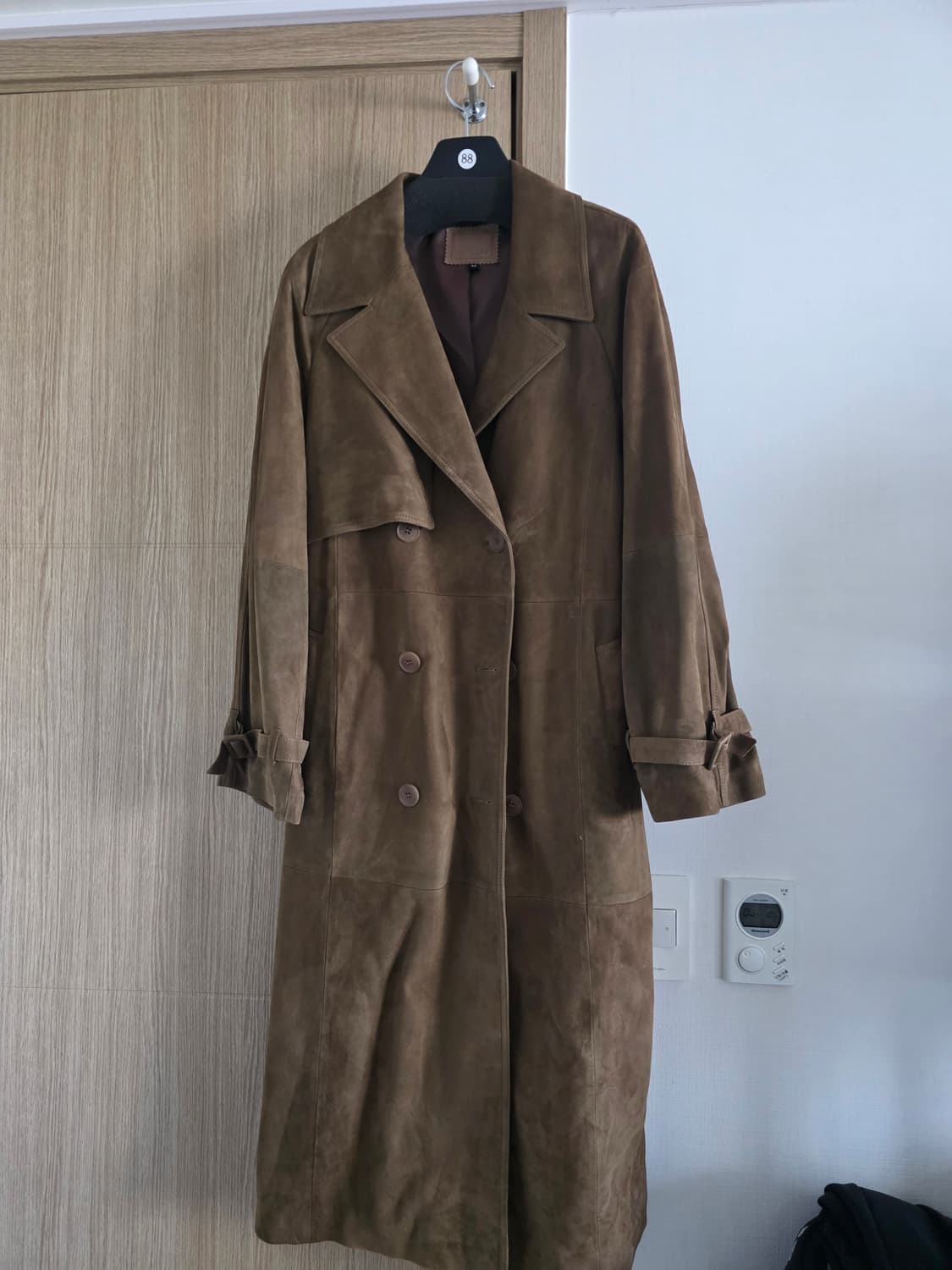 [새상품] 로보 24FW 스웨이드 더블 롱코트 (데저트샌드/88) 상품이미지1