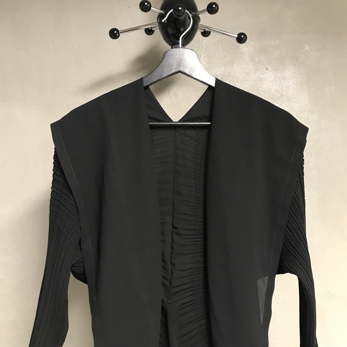 이세이 미야케 가디건 블랙 2(W) 상품이미지2