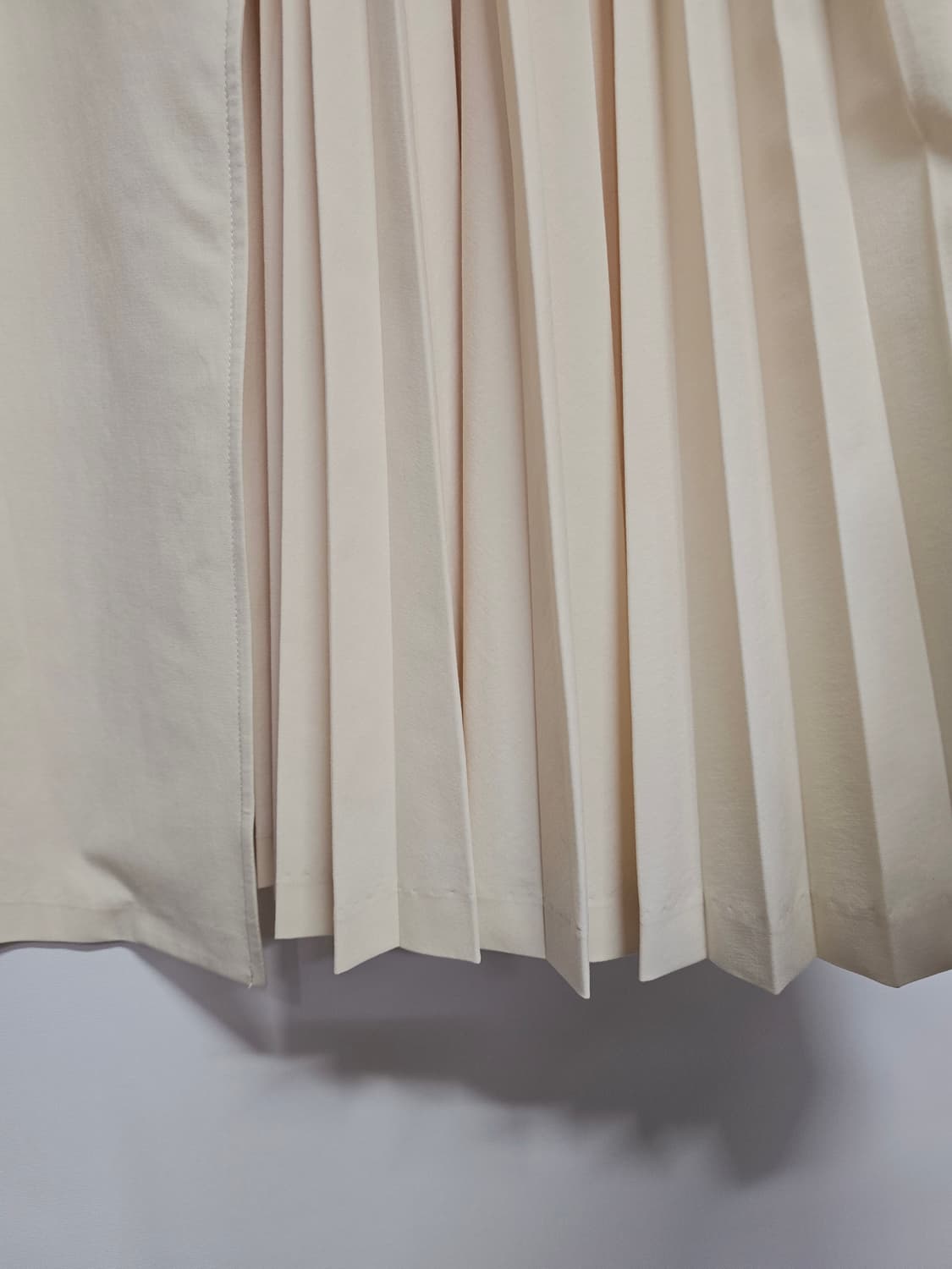 나이스클럽 아이보리 플리츠 랩 스커트27 상품이미지3