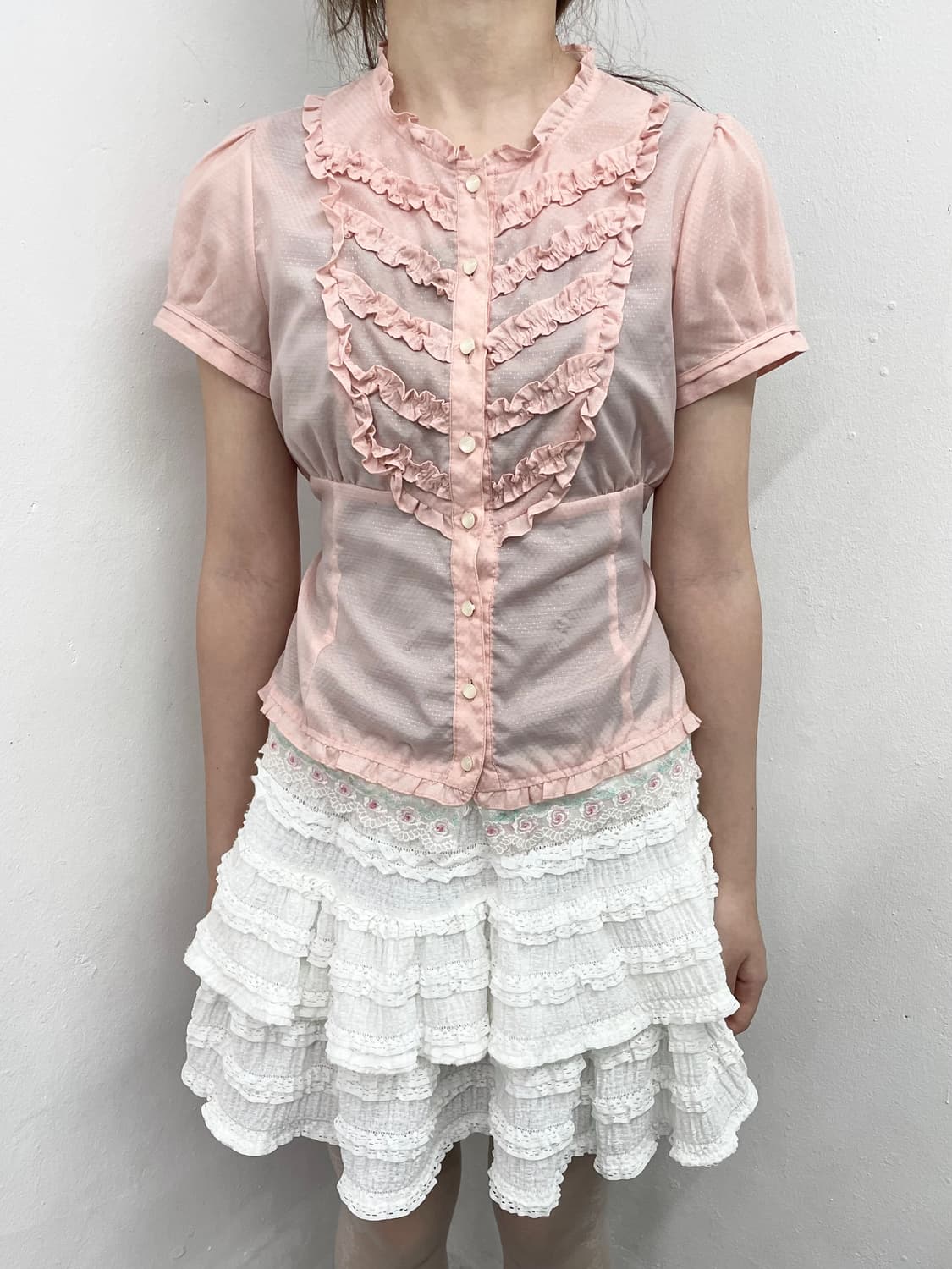 러블리 프릴 시어 버튼 블라우스 상품이미지3