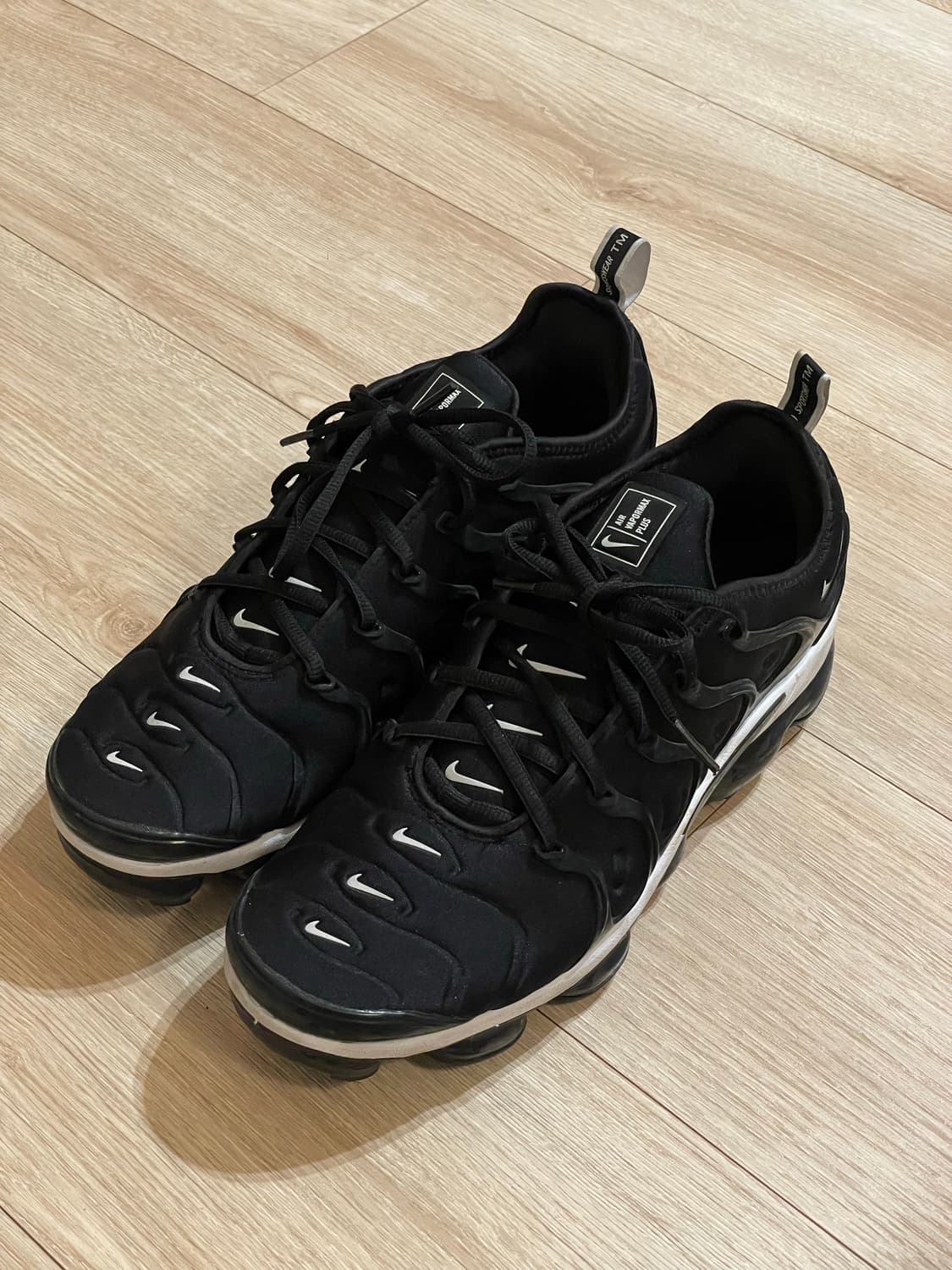 나이키 베이퍼맥스 플러스 검흰 270 상품이미지1