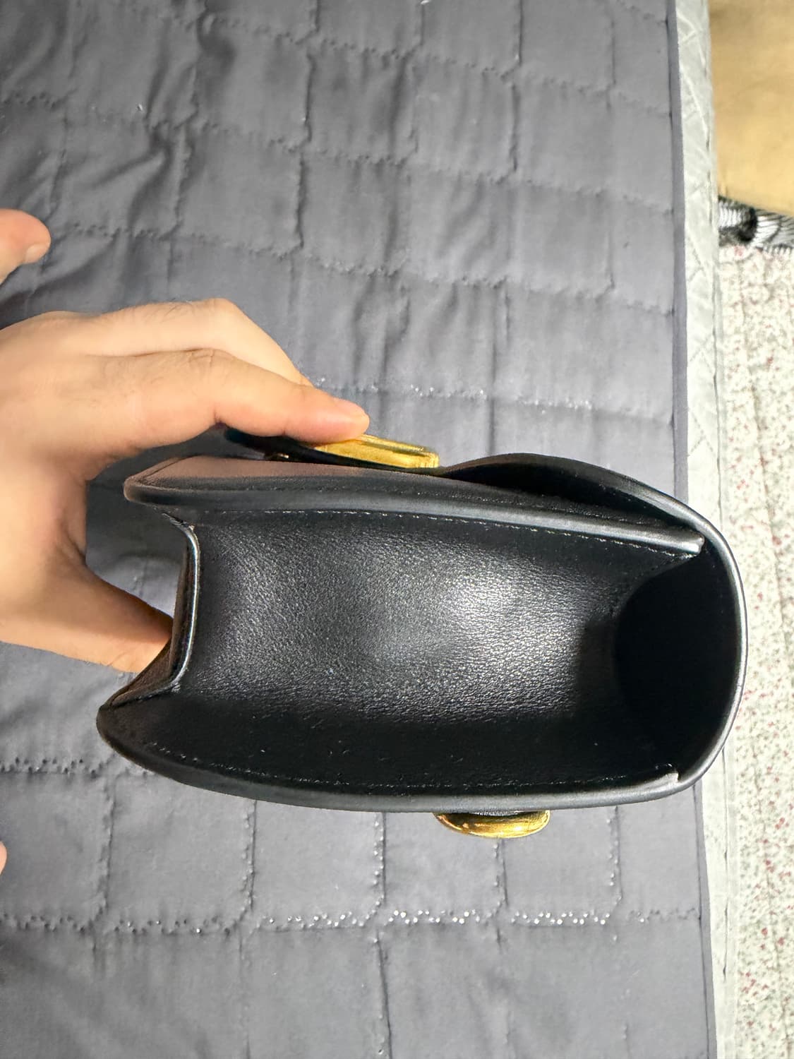 발렌티노 로코 메신저백 팝니다 상품이미지4