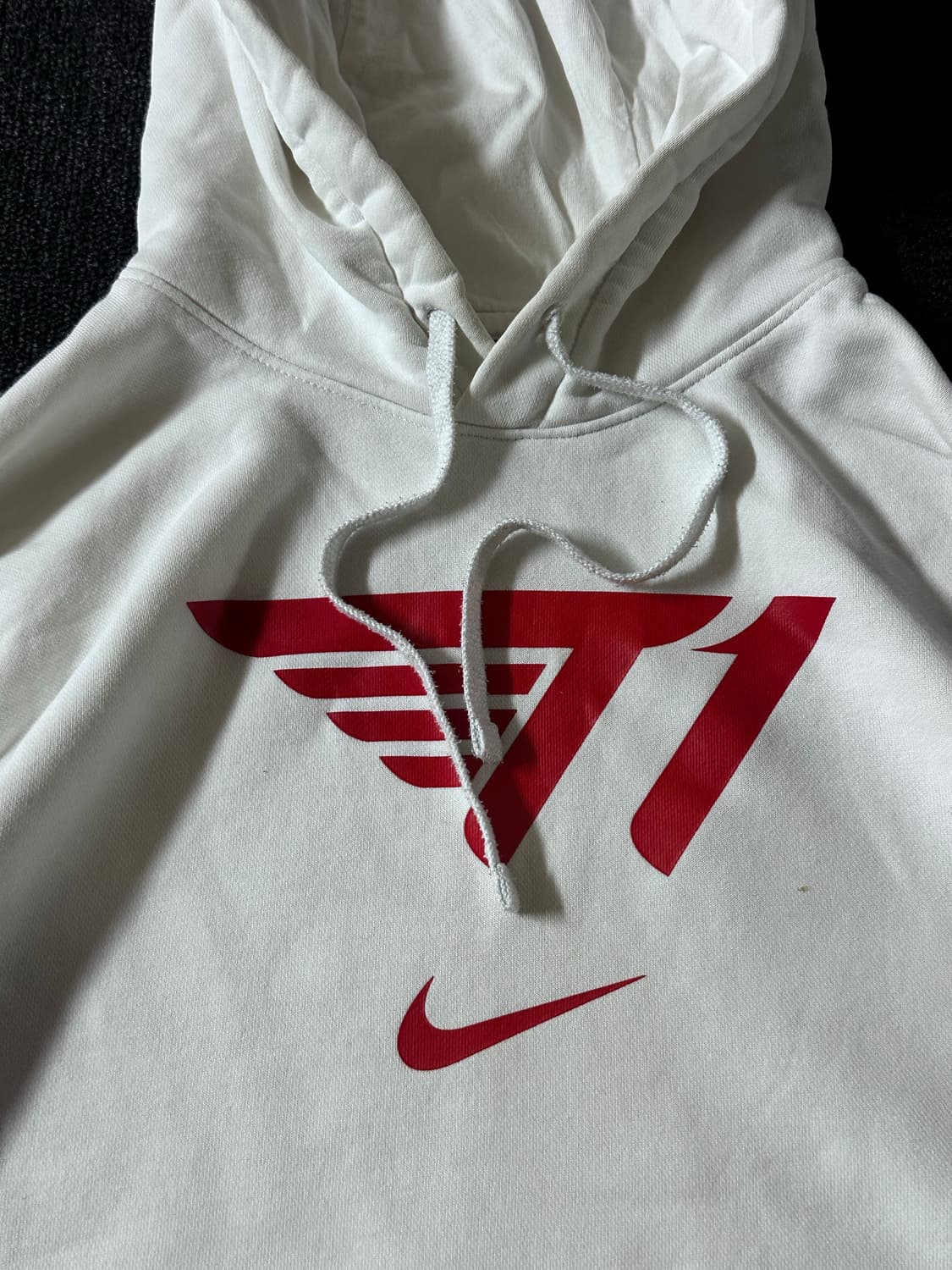 Sk T1  나이키 후드티 상품이미지2