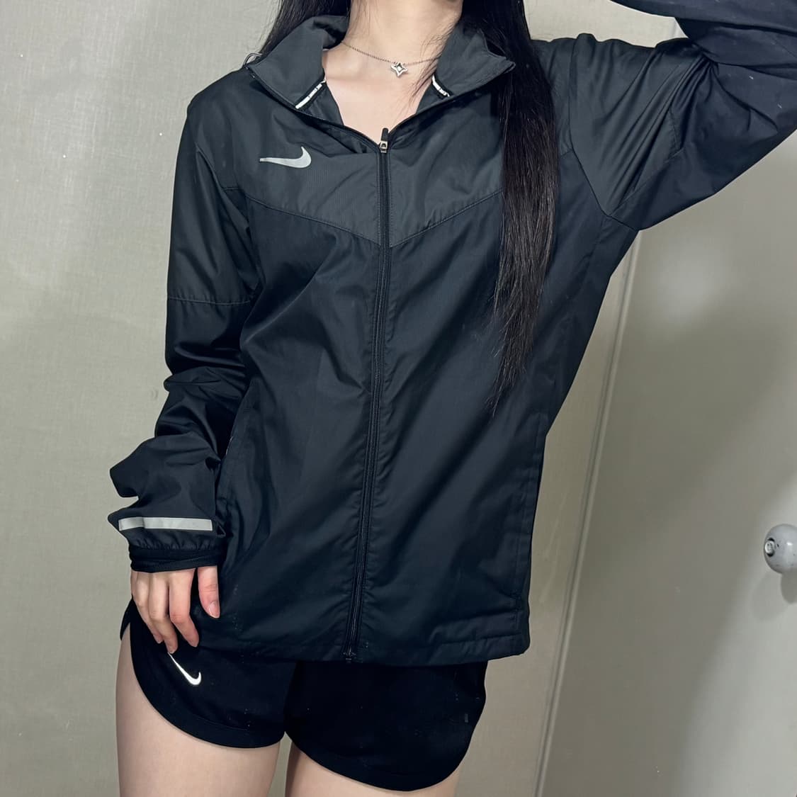나이키 스우시 러닝 바람막이 🩶🖤 상품이미지2
