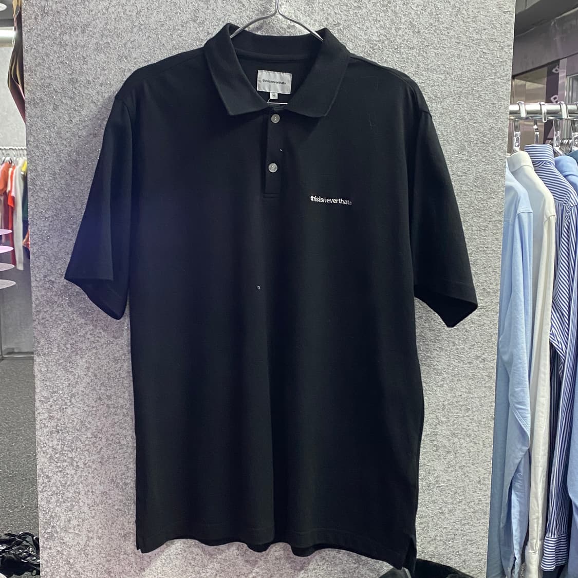 디스이즈네버댓 자수 스몰로고 블랙 카라 하프티 B3190 상품이미지2