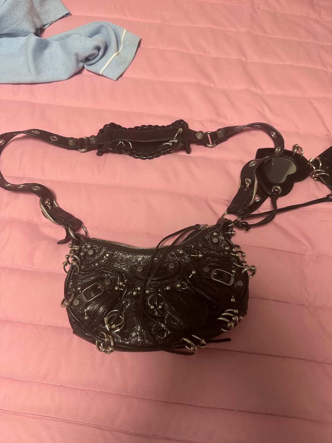 발렌시아가 르카골 피어싱 xs 상품이미지1