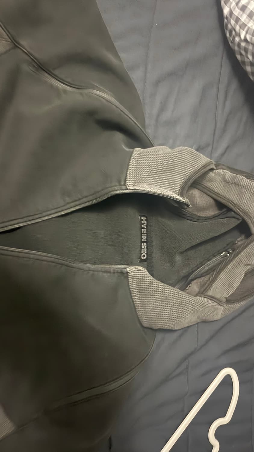 Hyeinseo 25ss Slashed Zip Hoodie 상품이미지3