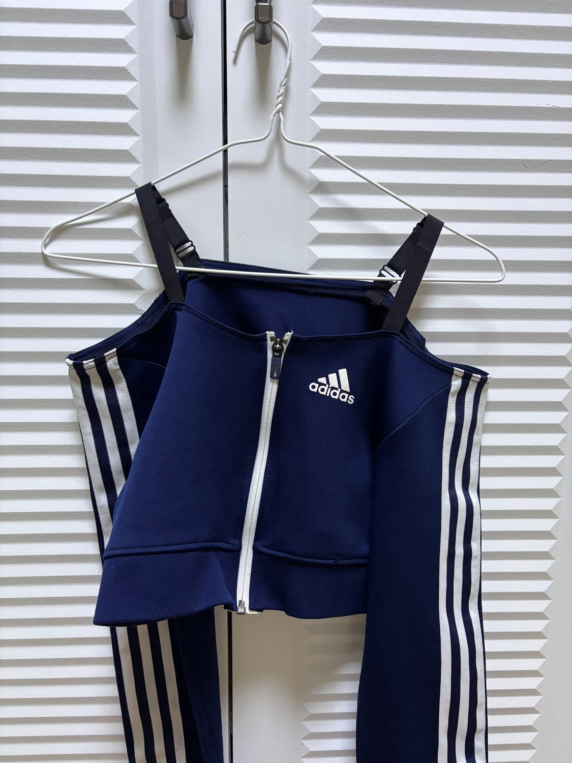 유이브 아디다스 오프숄더 탑 빈티지 상품이미지3