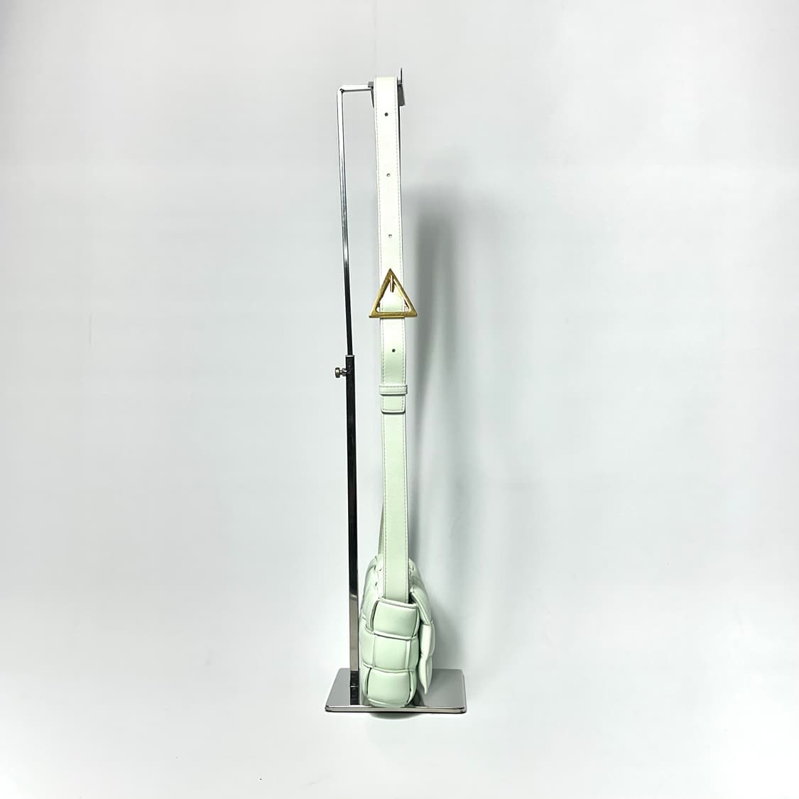 보테가베네타  패디드 카세트 크로스백 상품이미지5