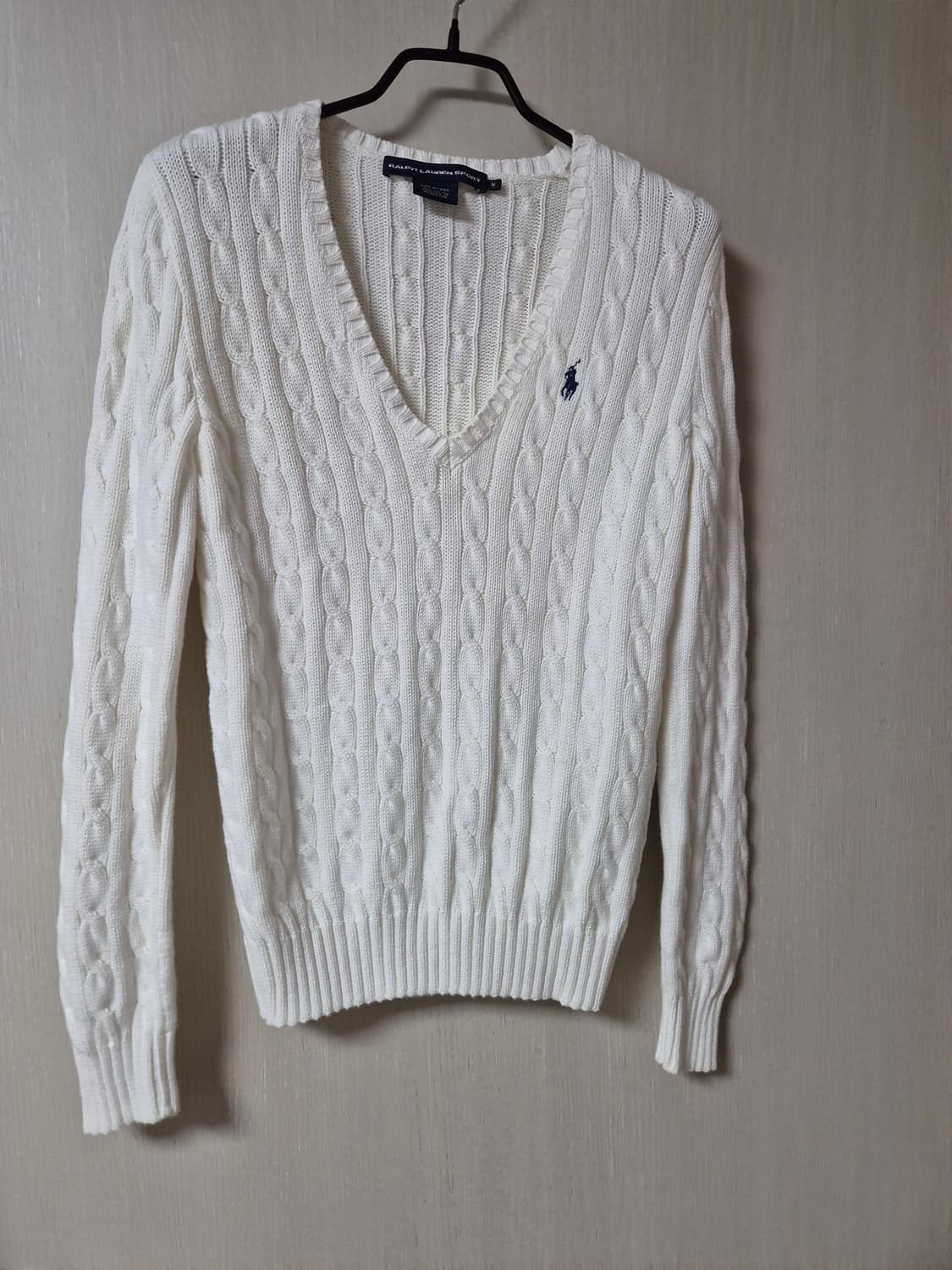 폴로 랄프로렌 케이블니트 브이넥 꽈배기 니트 m (미사용) 상품이미지1