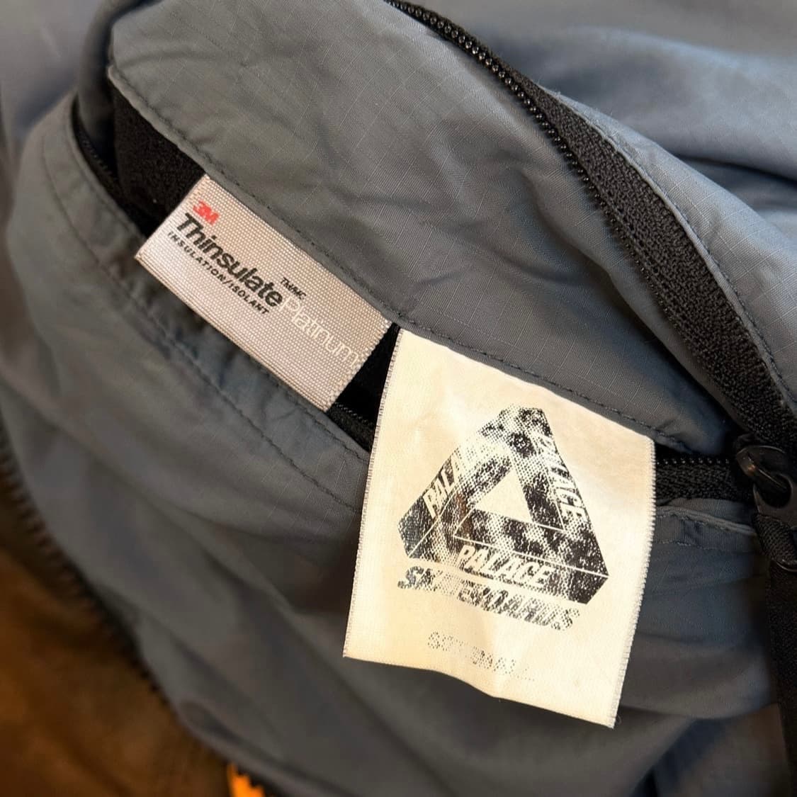 16fw 팔라스 리버서블 신슐레이터 라이너 경량패딩 상품이미지5