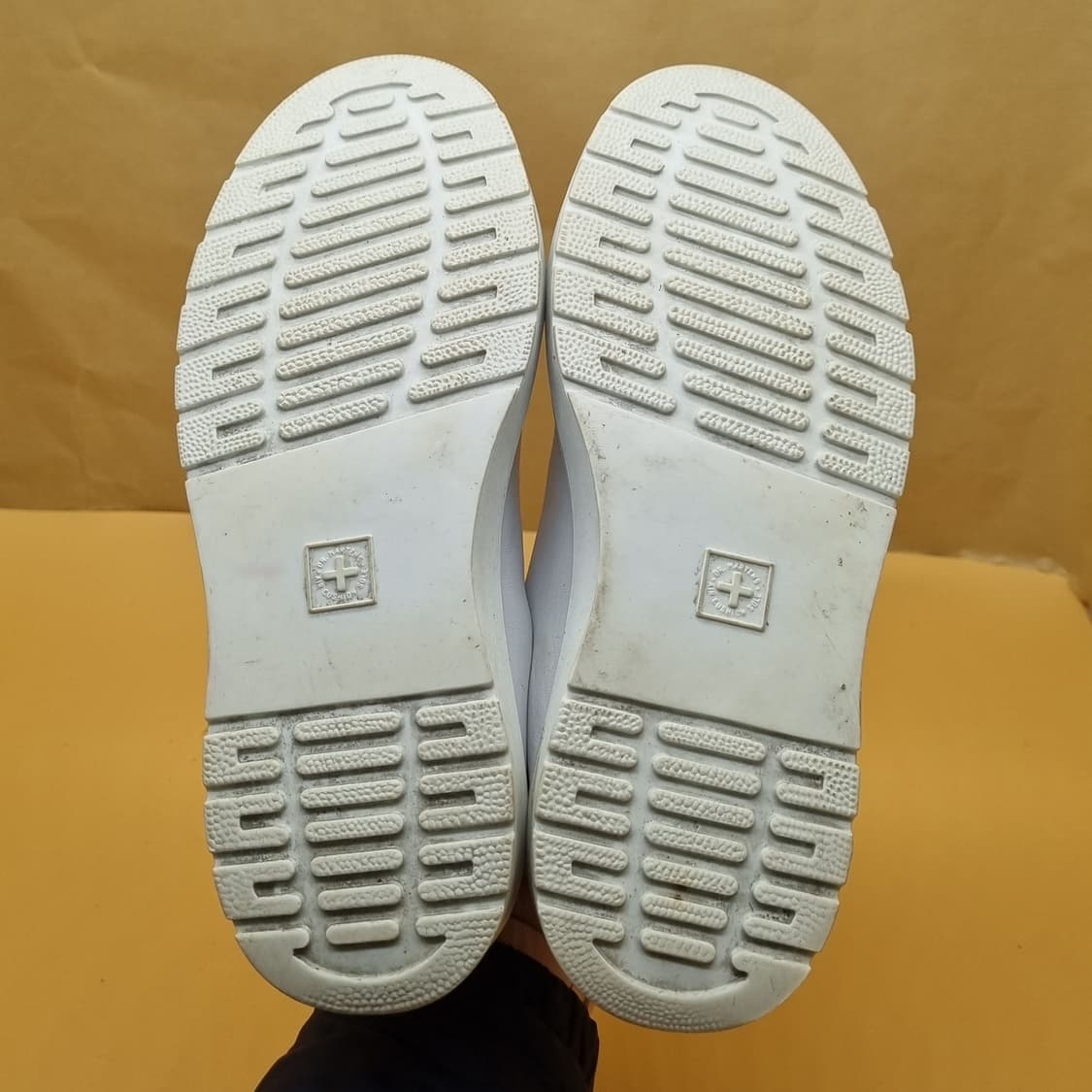 닥터마틴 알렉세이 여성스니커즈37 240. 상품이미지3