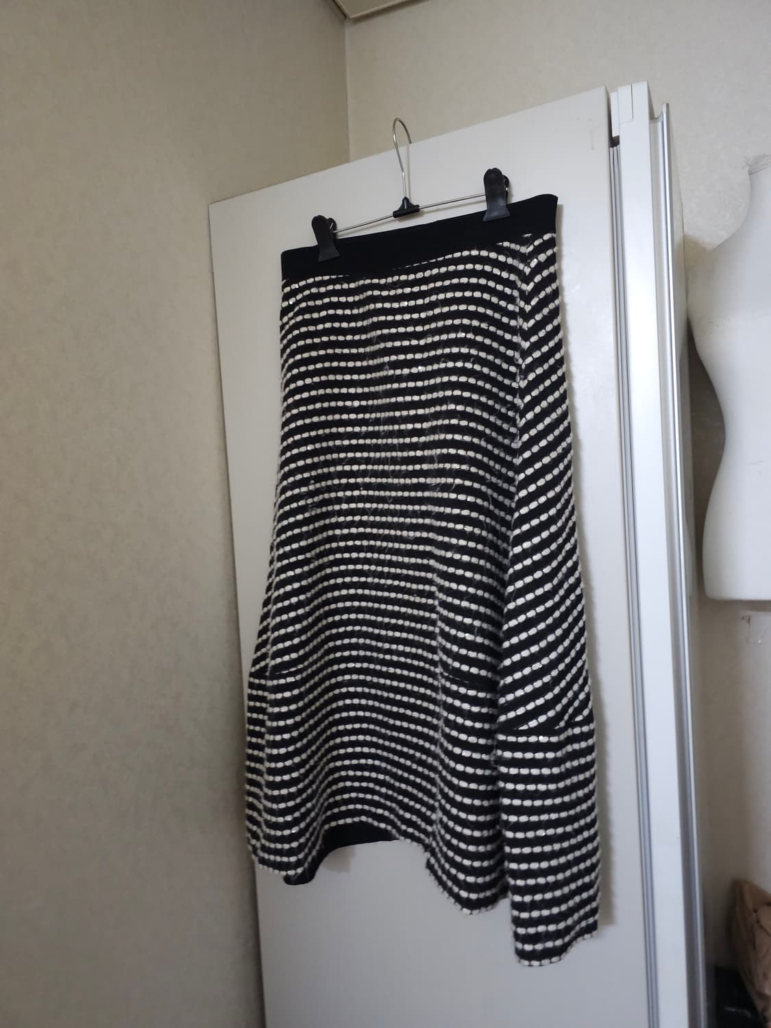 한섬 오브제 울 플레어 롱 스커트 상품이미지1