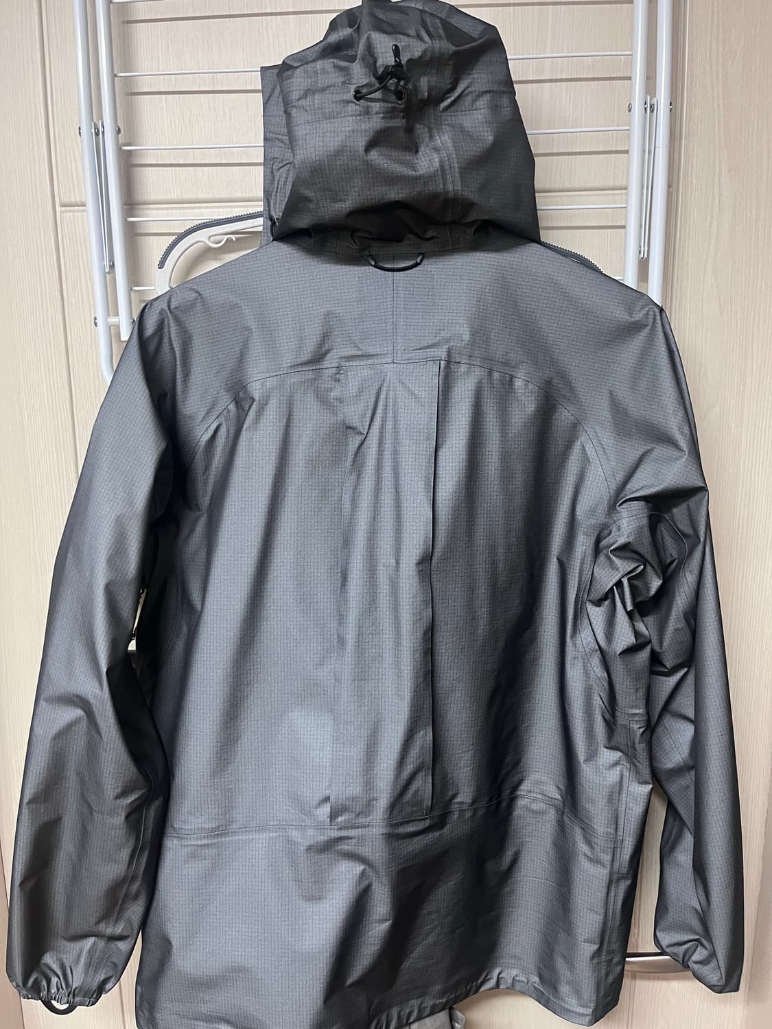 살로몬 바람막이 UNI트레일 그릿 고어텍스 자켓. 상품이미지3