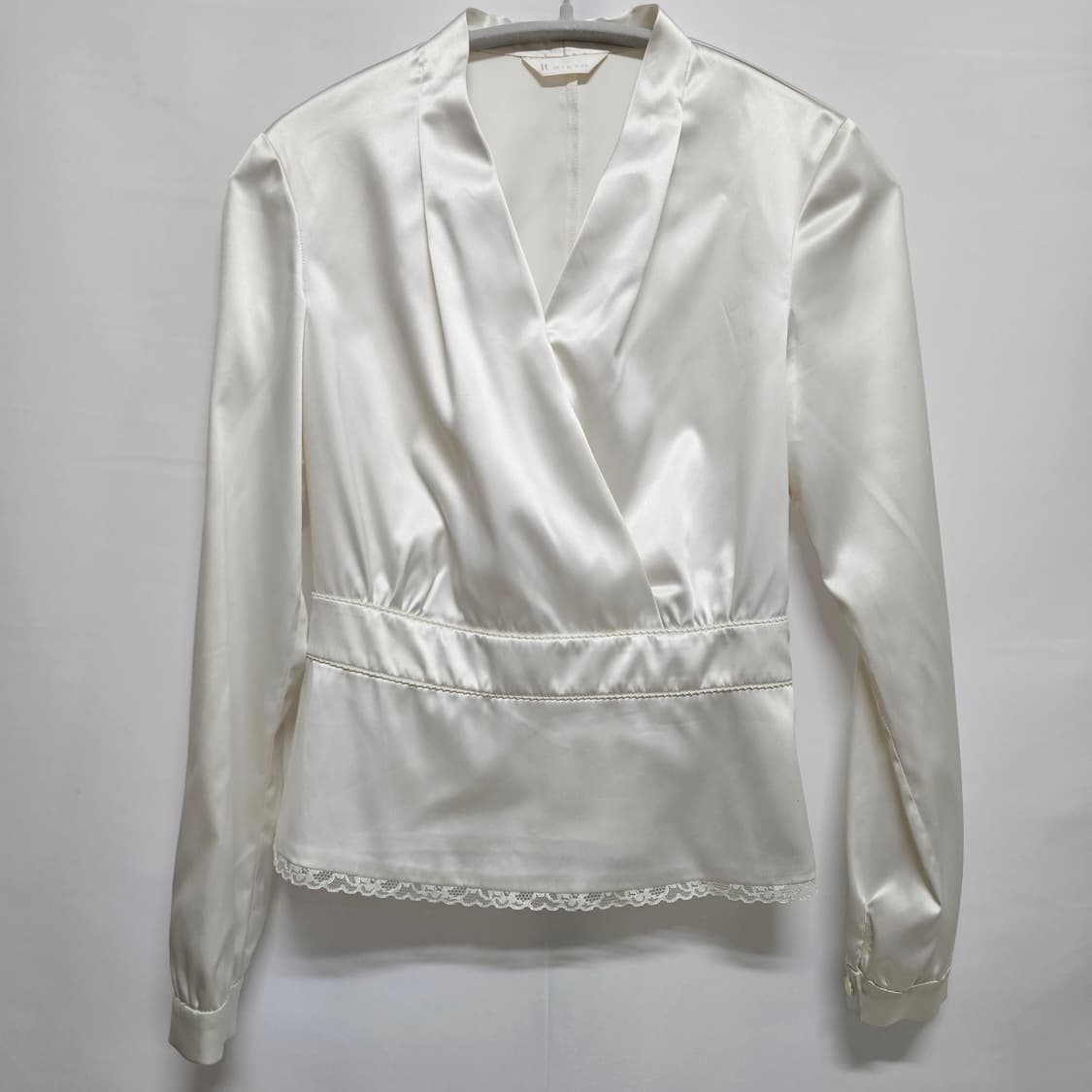 잇미샤 새틴 블라우스 44 상품이미지1