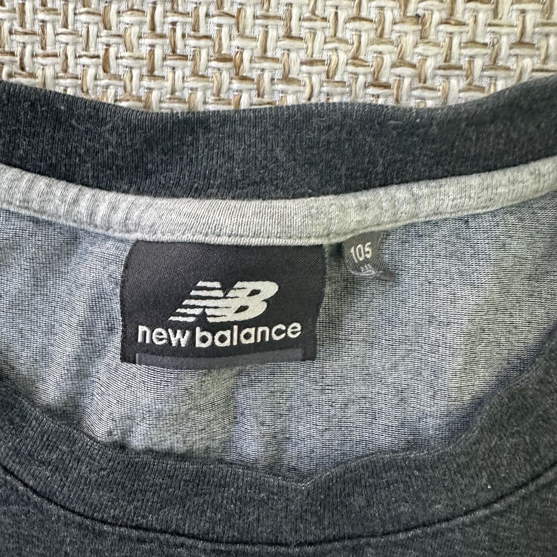 105 뉴발란스 차콜 반팔티0413D 상품이미지2