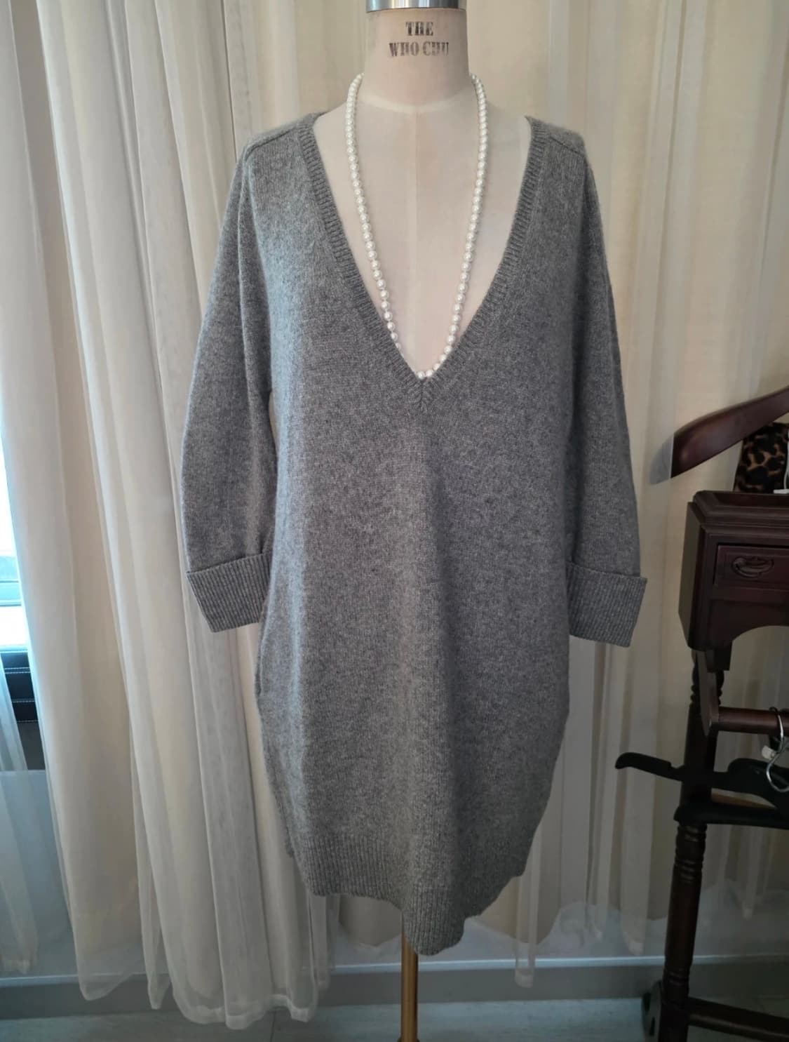 클로에 딥 브이넥 캐시미어 100 니트 상품이미지1