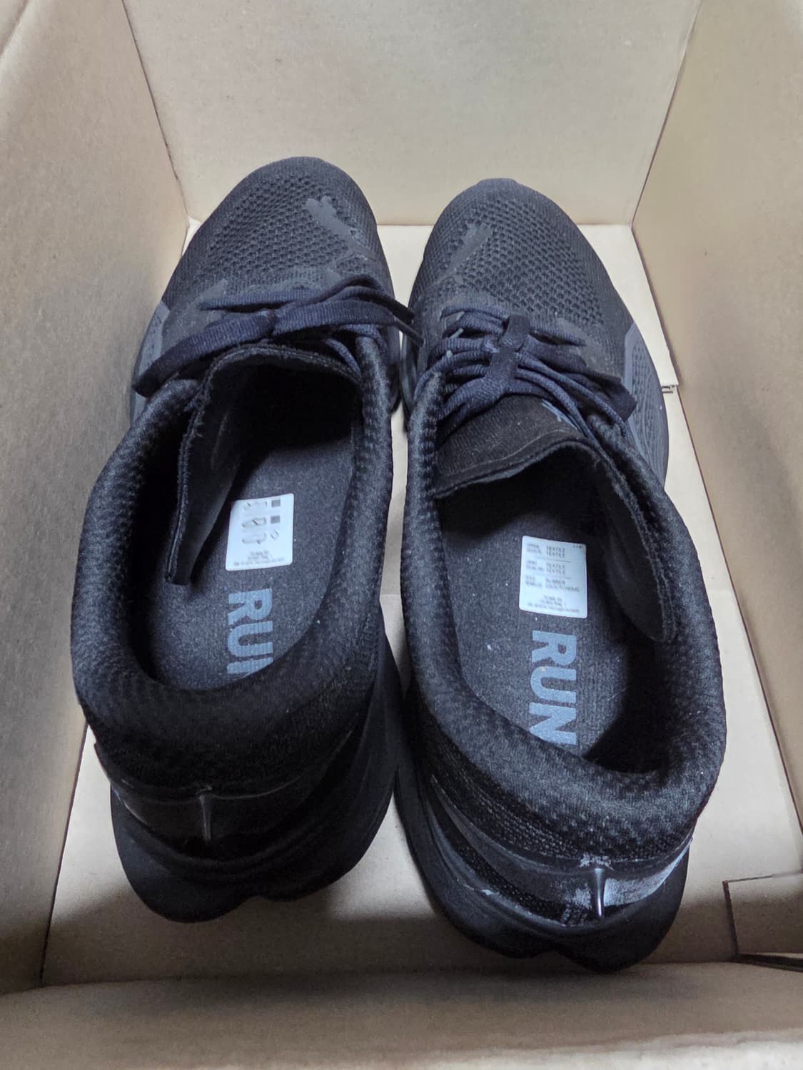 푸마 디빙에이트 나이트로 3 올블랙 290 팔아요. 상품이미지1