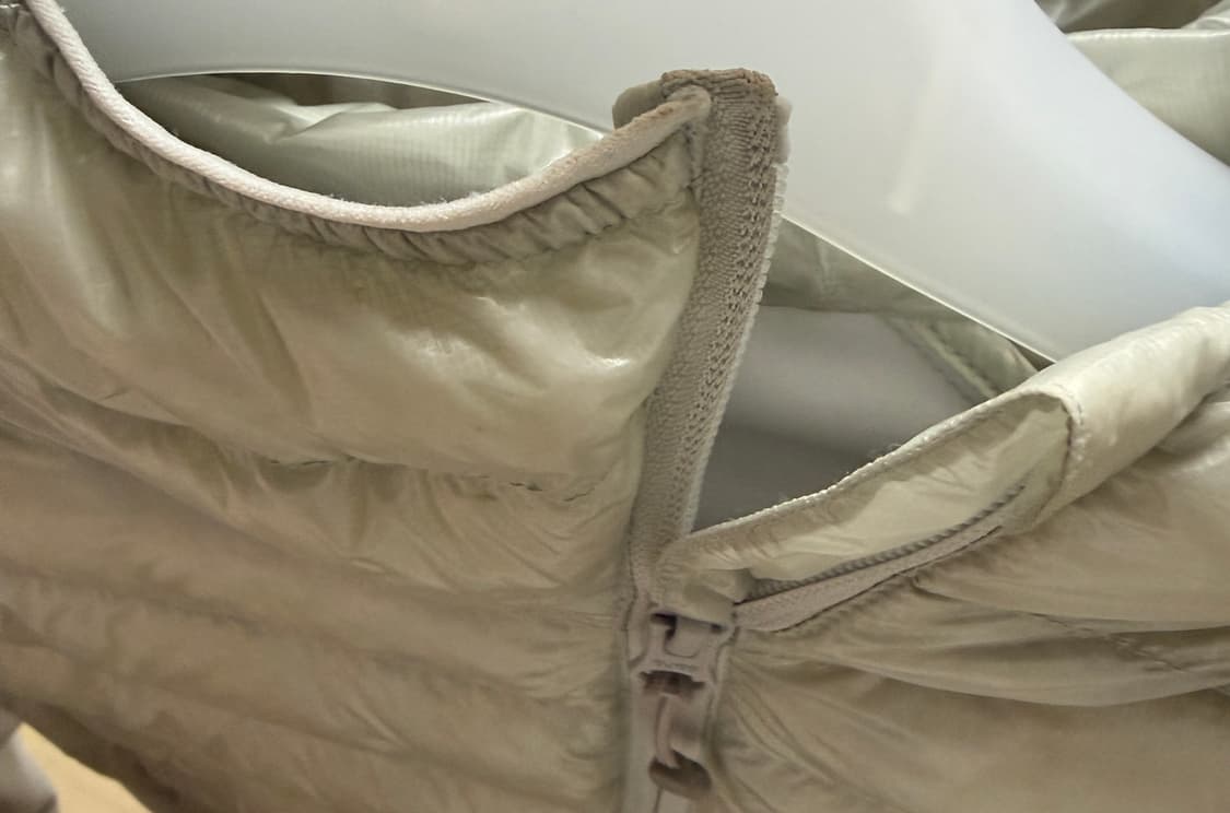 OJOS 오호스 Light Down Hooded Jacket / Grey 상품이미지3