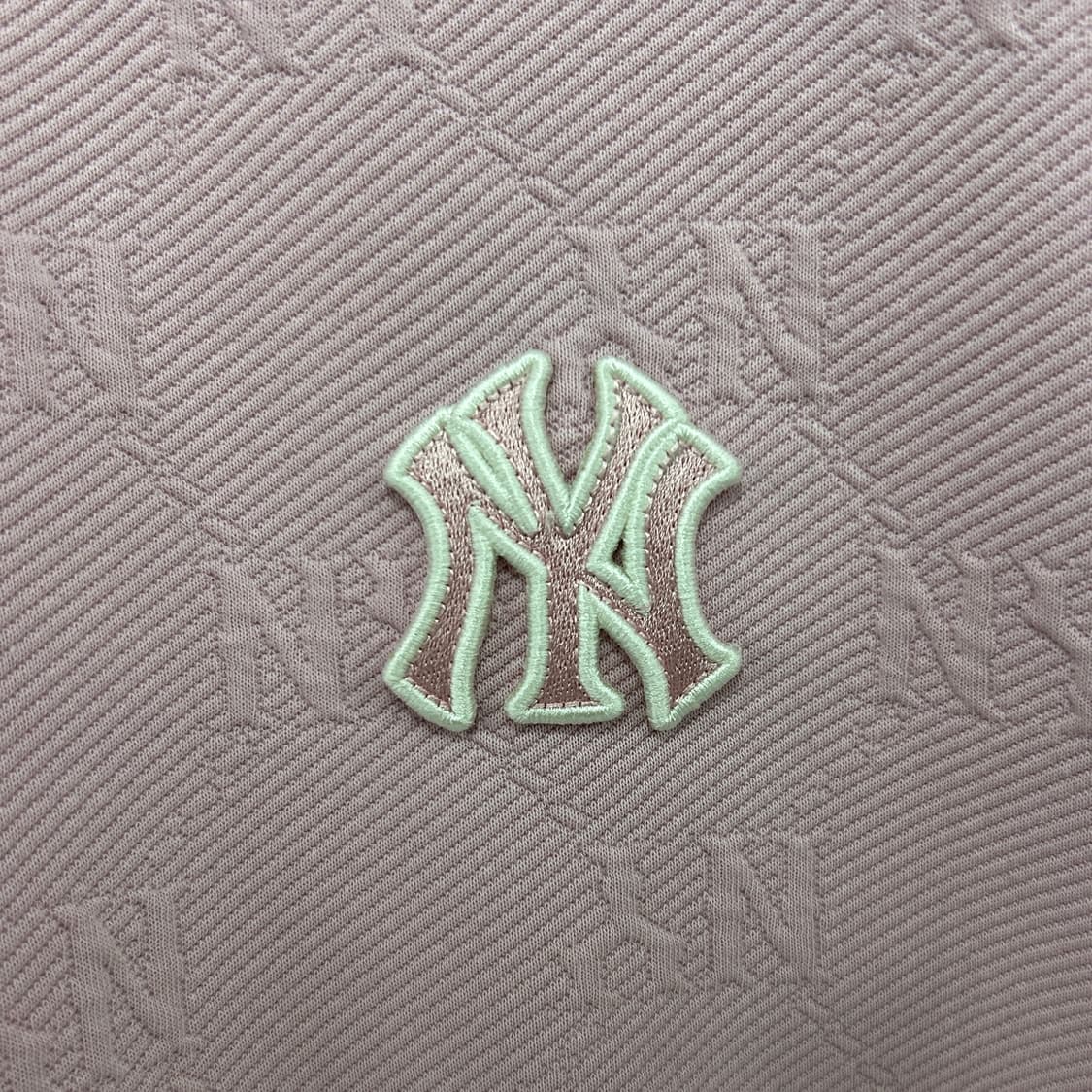 MLB 뉴욕 양키스 NY 모노로고 핑크 반집업 맨투맨 상품이미지3