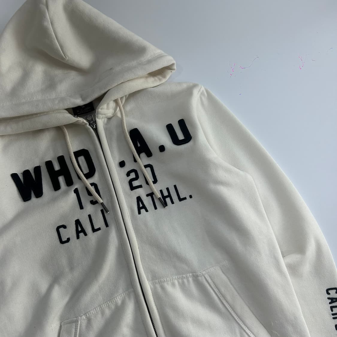 Who A U 후아유 블랙 스펠아웃 로고 화이트 후드집업 상품이미지4