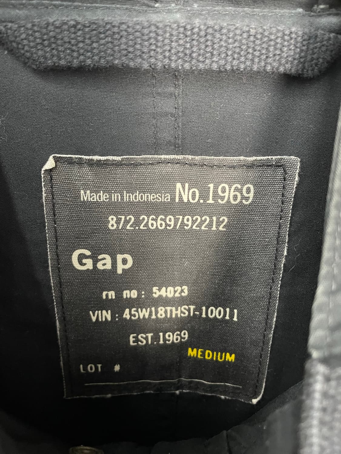 갭 블랙 피쉬테일 야상 자켓 상품이미지5