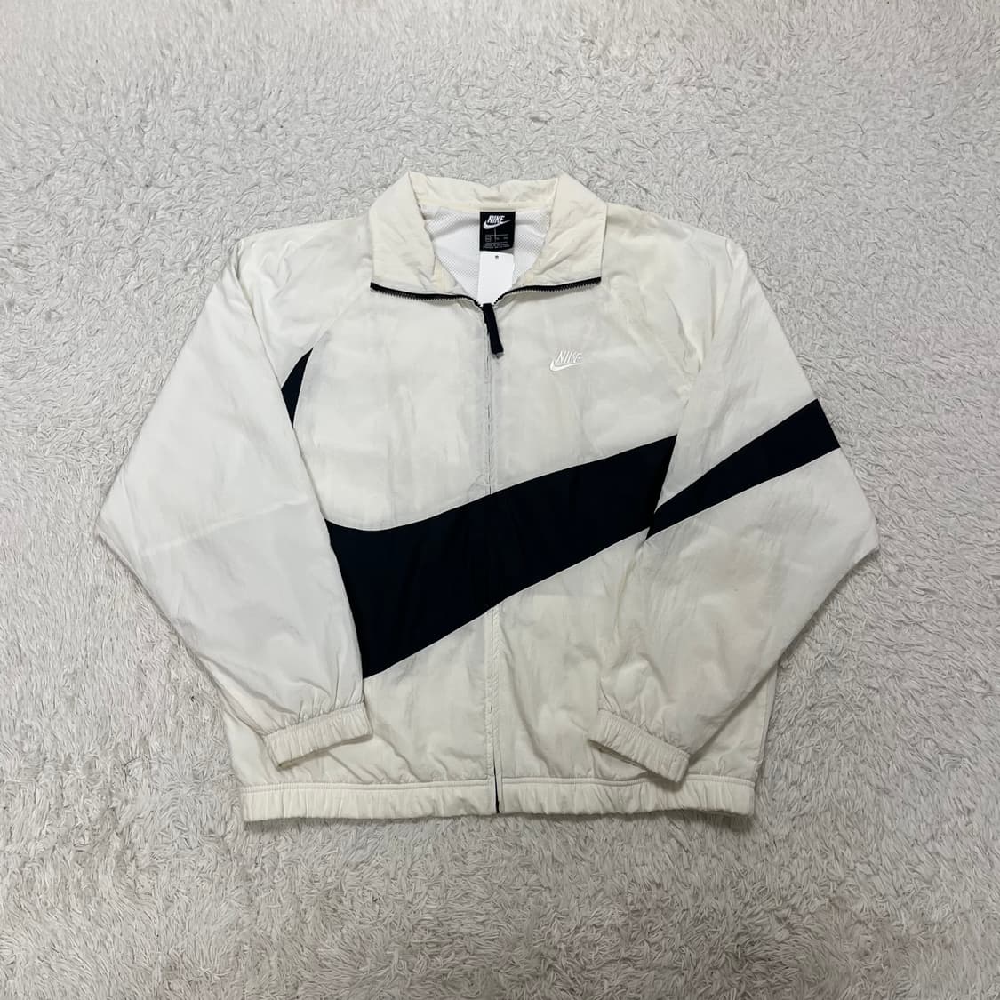 Nike big swoosh white windbreaker 상품이미지4
