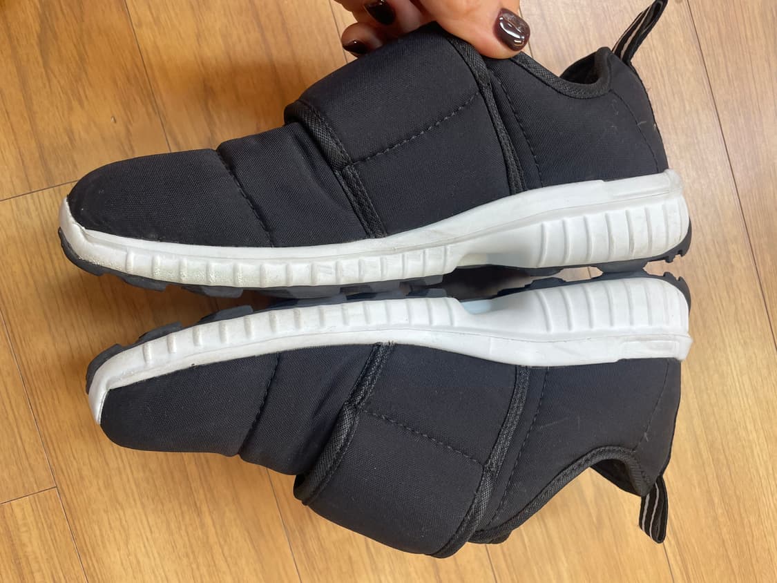 노스페이스 키즈 뮬 스트랩 블랙 색상, 220mm 사이즈입니다
찍찍이 스 상품이미지2