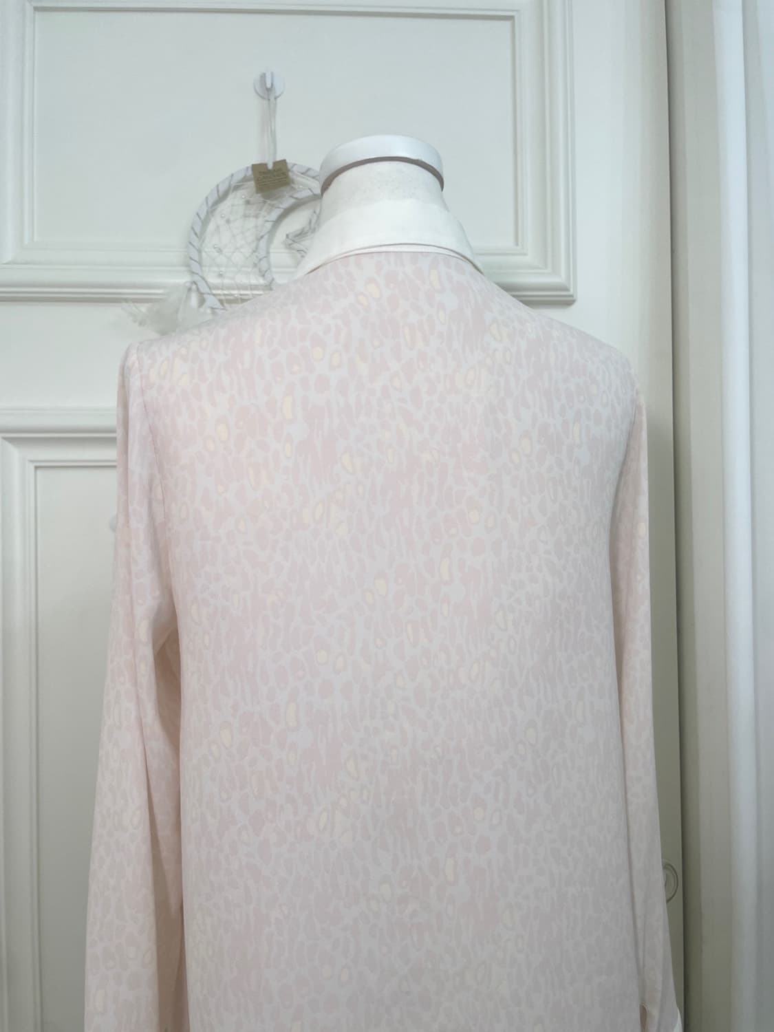 pink ivory leopard basic collar blouse 상품이미지6
