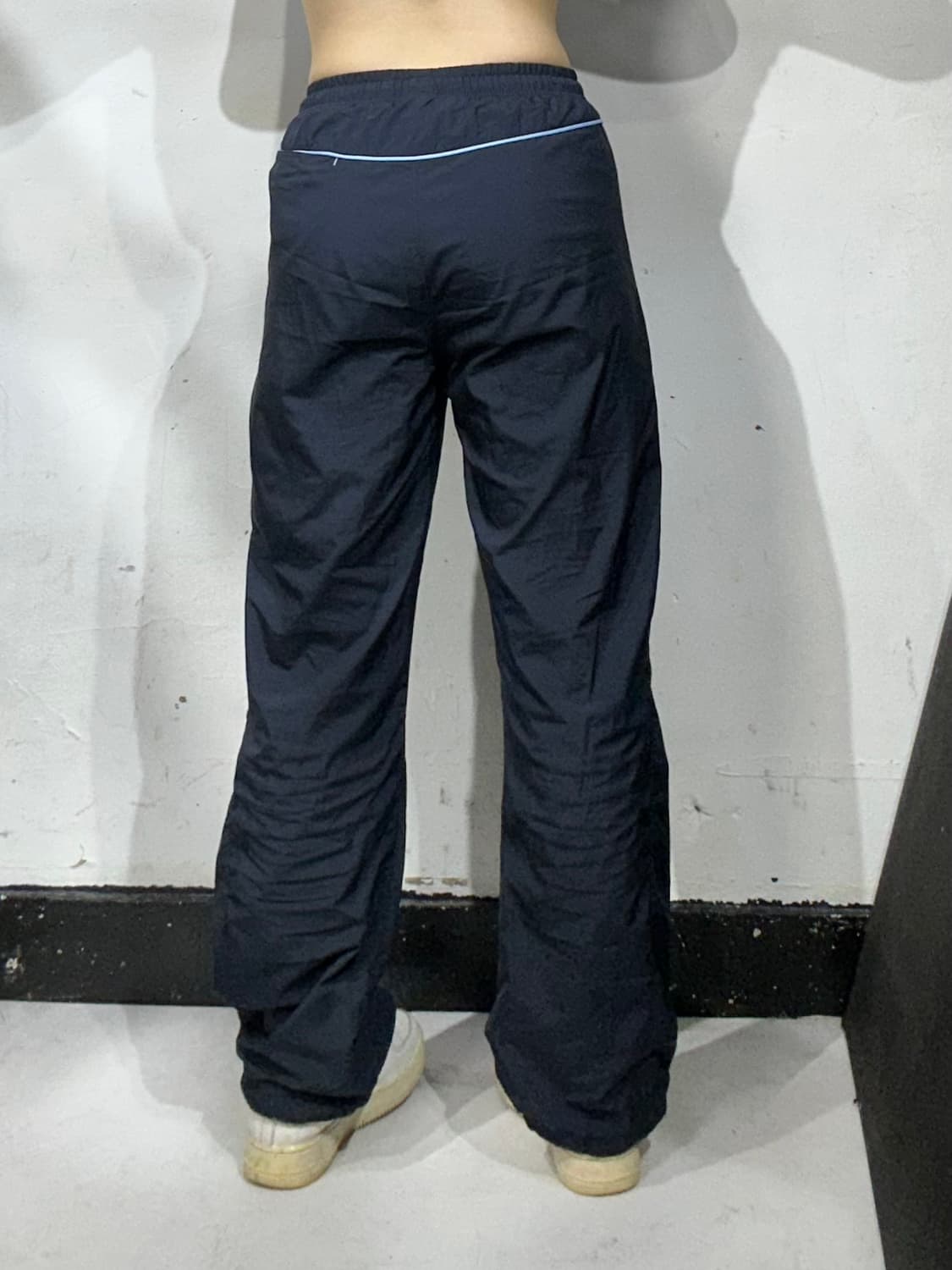 나이키 네이비 화이트 스몰 로고 와이드 트랙 팬츠 S 상품이미지3