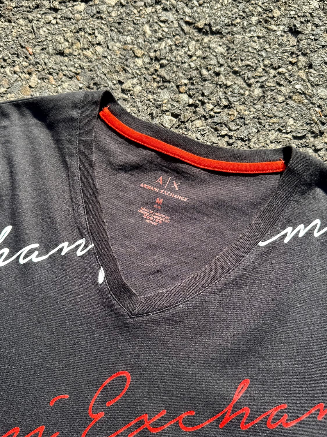 Armani Exchange – Logo V-Neck T-Shirt 상품이미지3
