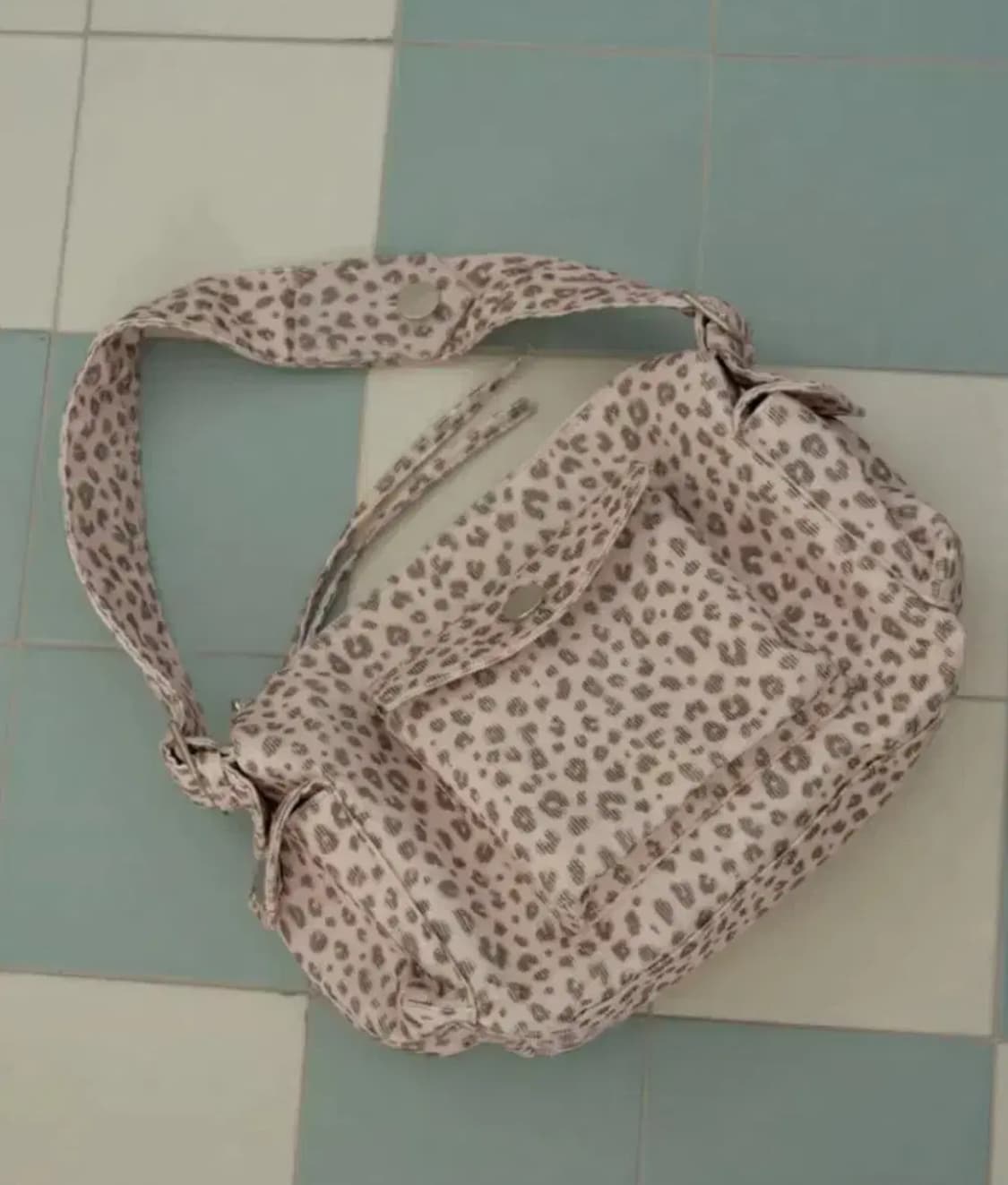 샤키리 레오파드 포켓 백 핑크 상품이미지1