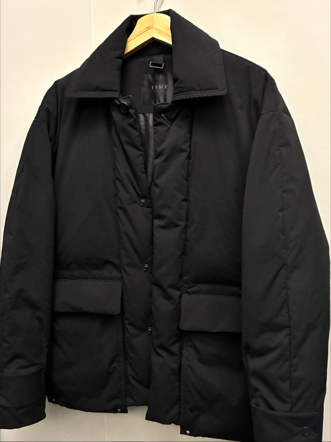 (L/100)TIME HOMME 타임옴므 미니멀 구스 다운 패딩 블랙 상품이미지2