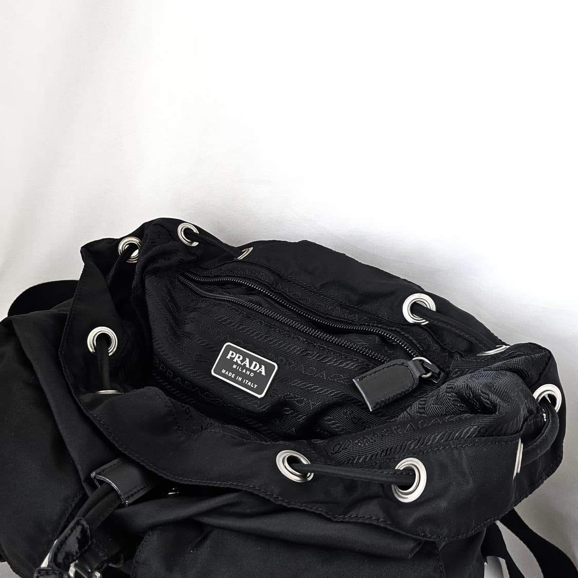 [정품 PRADA] 프라다 투포켓 나일론 빈티지백팩 상품이미지3