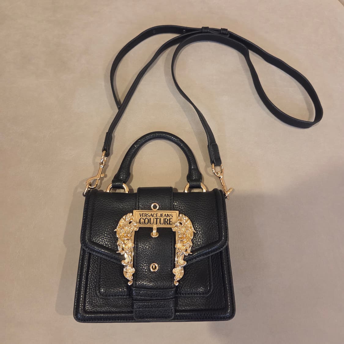 베르사체 진 꾸뛰르 블랙 미니백 상품이미지1