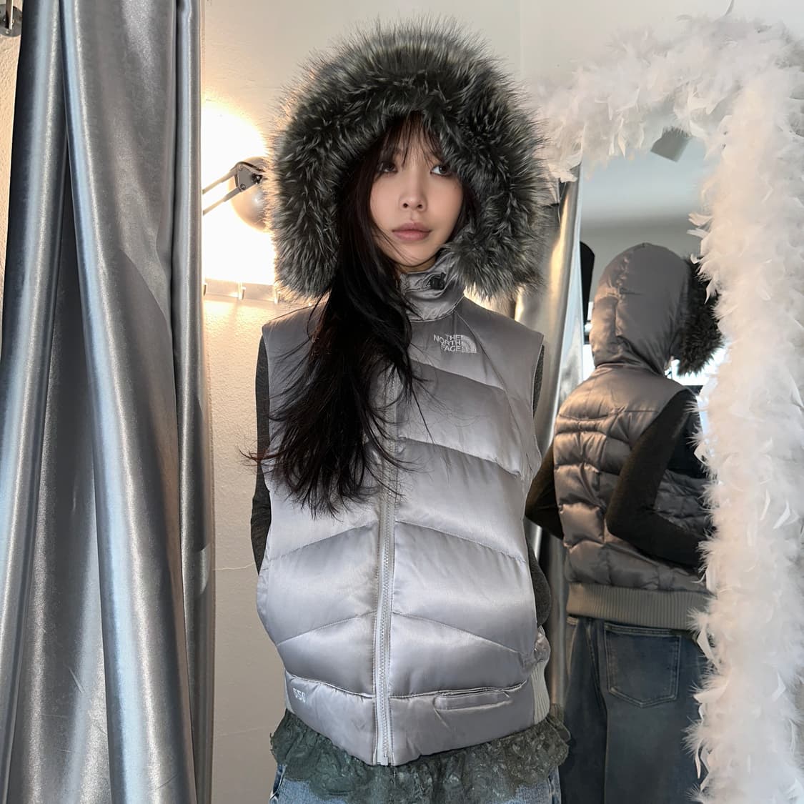 2000s 빈티지 노스페이스 실버 퍼 크롭 패딩 베스트 상품이미지1