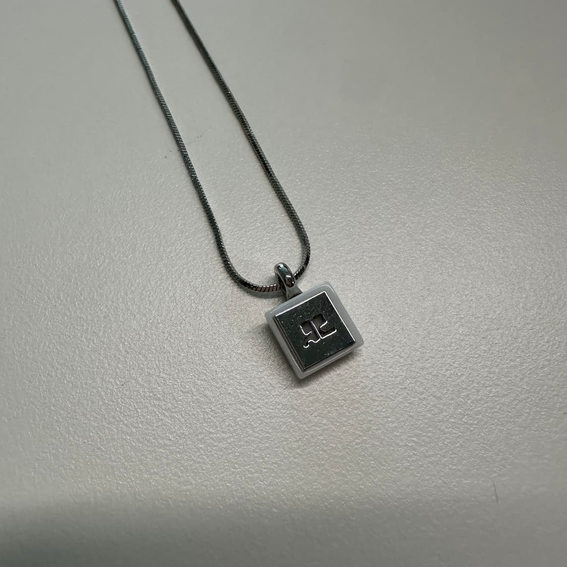 Courreges꾸레쥬 목걸이 상품이미지1