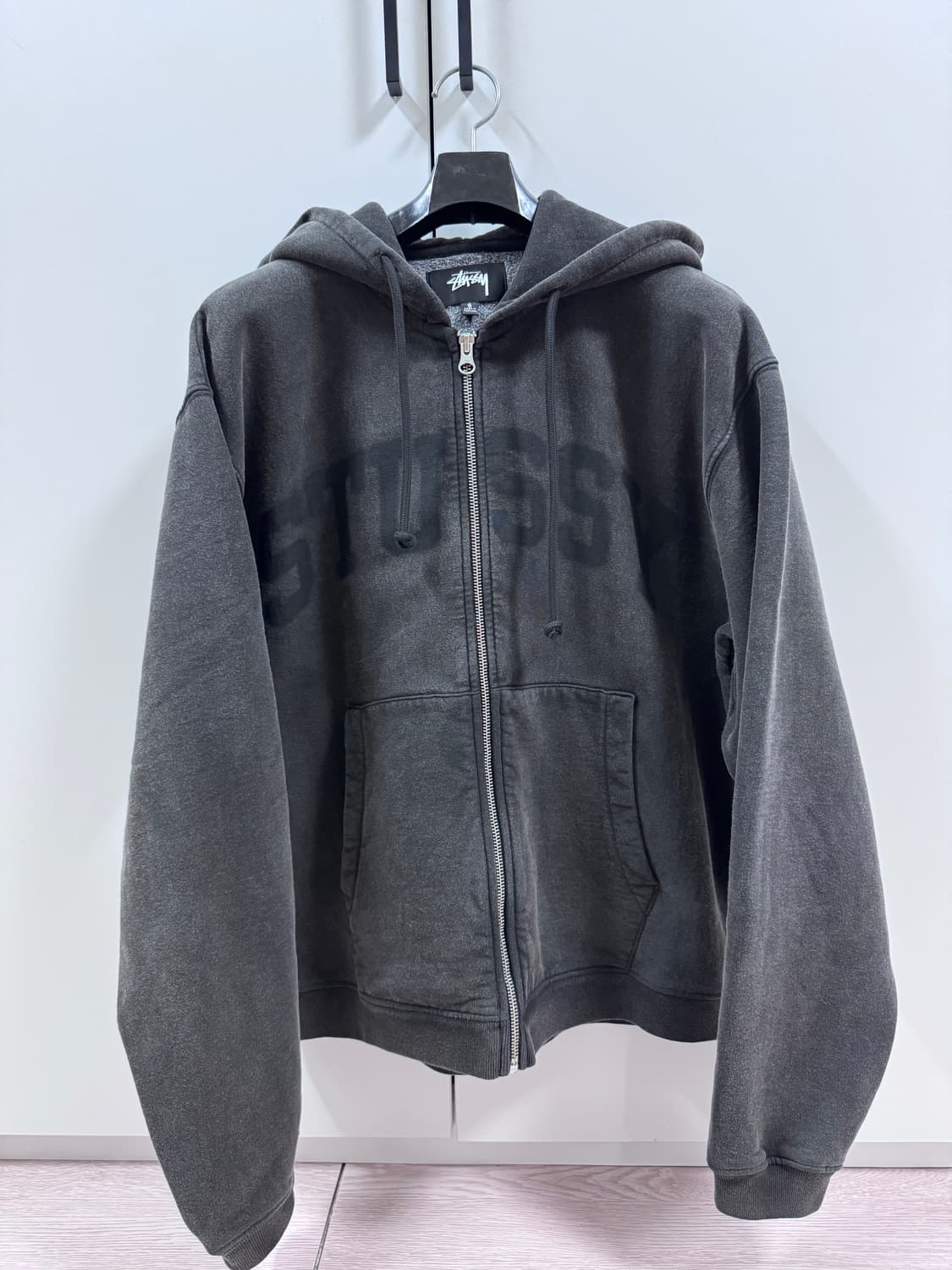 s)스투시 페이디드 그래픽 집업 후드 워시드 블랙  상품이미지1