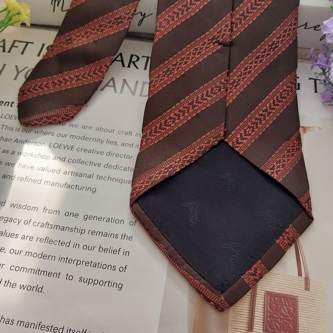 트루사르디 실크 브라운 스트라이프 넥타이 9.2cm A+등급 K1317
 상품이미지7