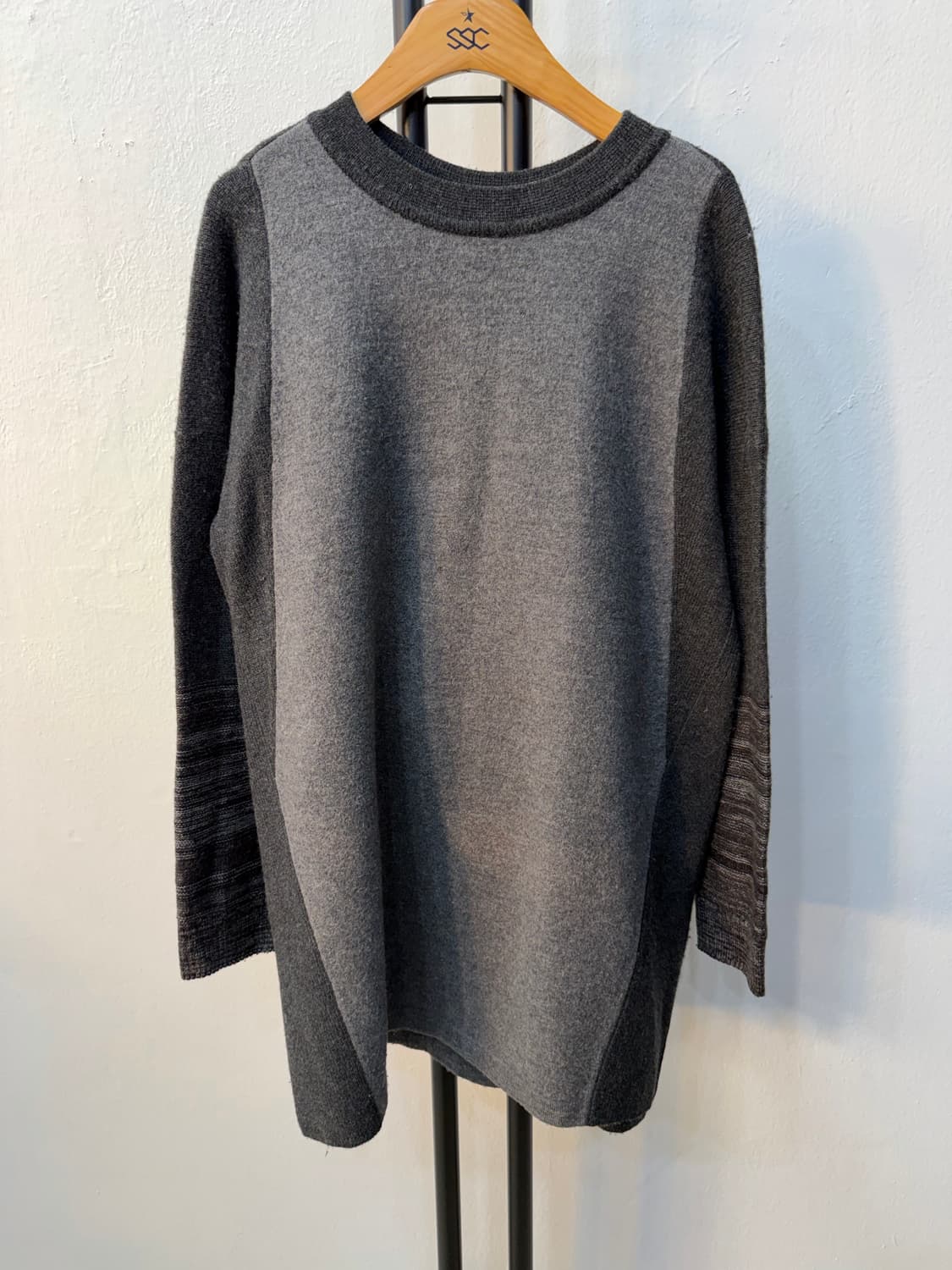 정품) 구호 여성 그레이 배색 니트 F 상품이미지1