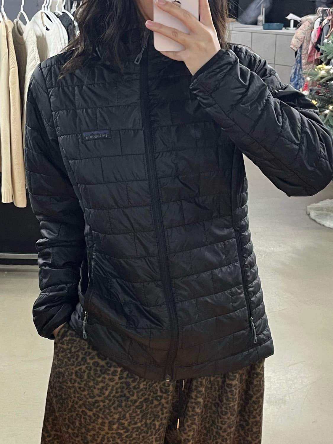 파타고니아 경량패딩 상품이미지1