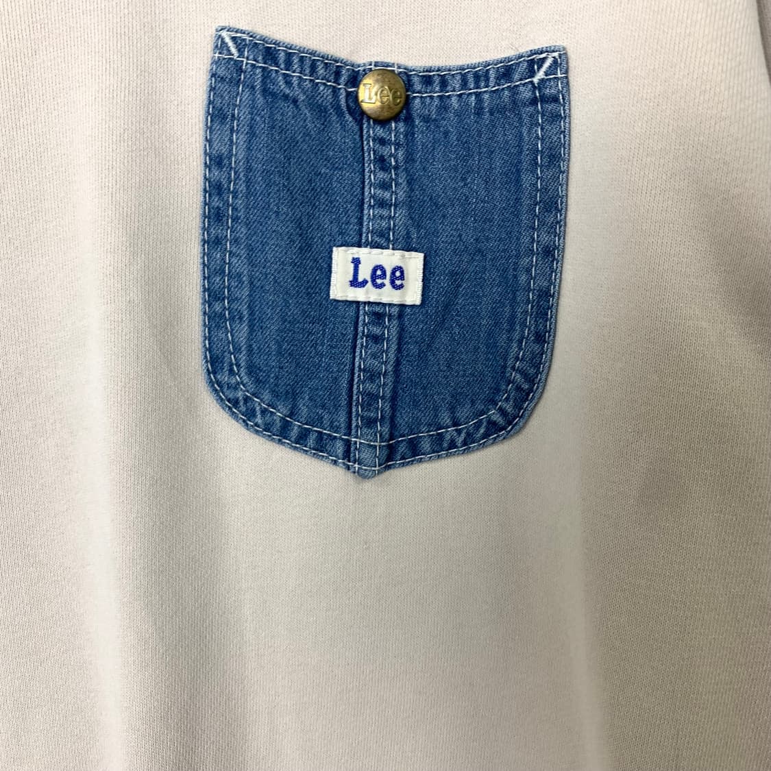 Lee 데님 포켓 아이보리 맨투맨 상품이미지3
