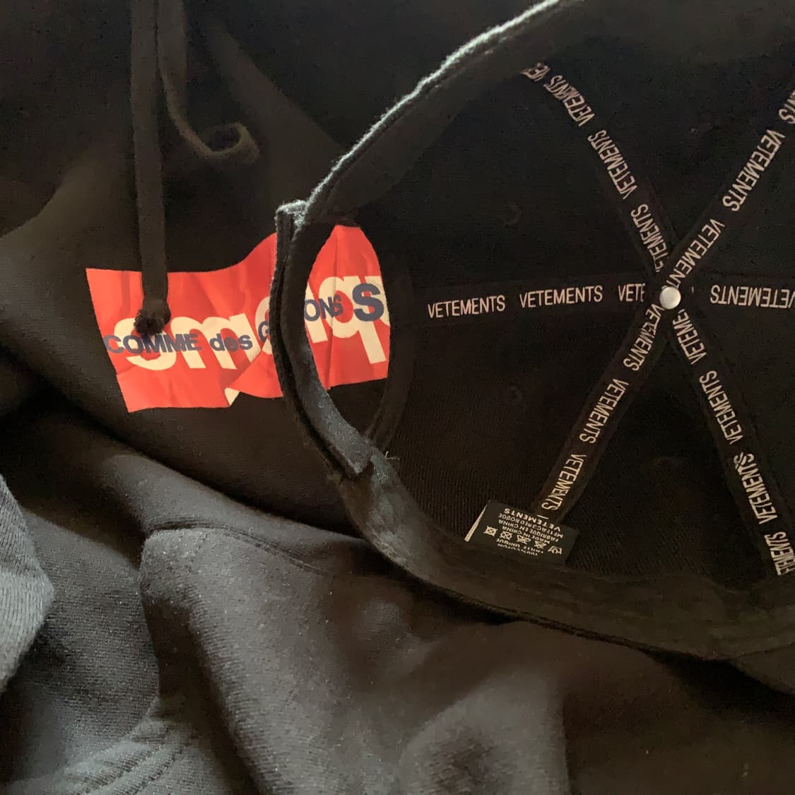 슈프림x꼼데가르송 셔츠 박스 로고 후드와 베트멍 볼캡 일괄 판매합니다 상품이미지4