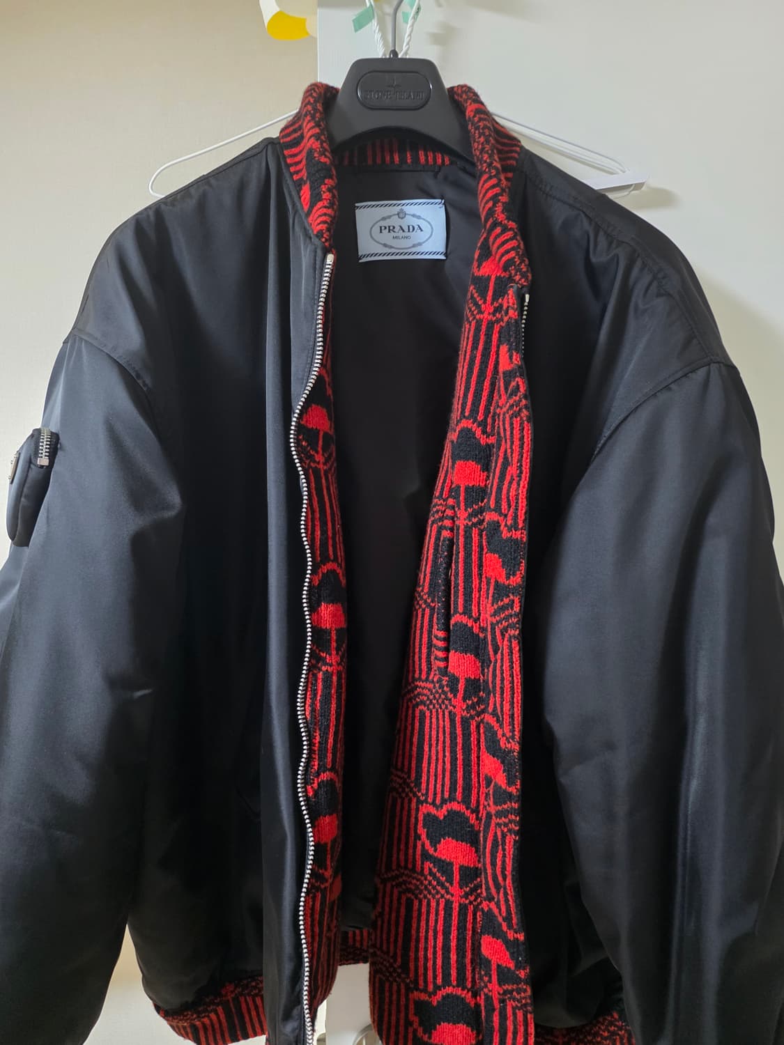 프라다 라프시몬스 봄버 M 상품이미지1