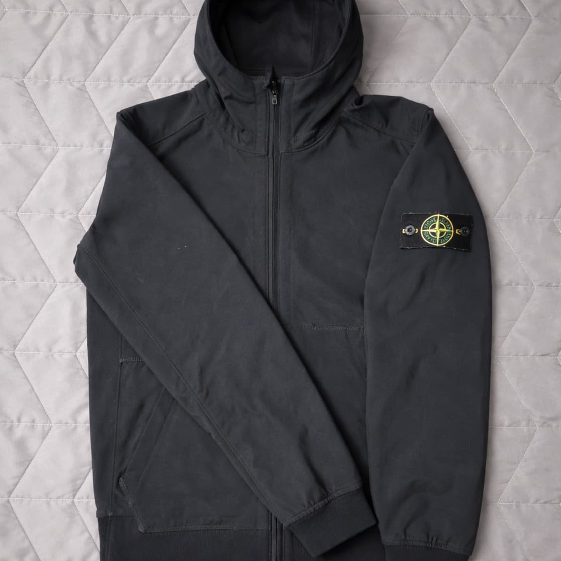 [정품] 스톤아일랜드 라이트 소프트쉘 바람막이 후드 자켓 S 상품이미지1