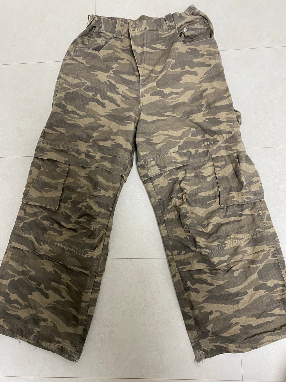 카미엔 타이탄 배기팬츠 크림카모(m)팝니다 상품이미지1