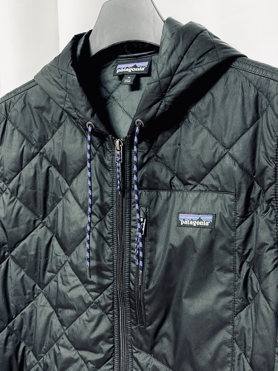 파타고니아 다이아몬드 퀼티드 봄버 후디 블랙 M 상품이미지1