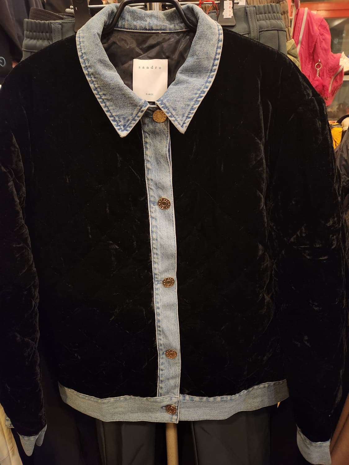 산드로 블랙 벨벳 데님배색 퀼팅자켓 상품이미지1