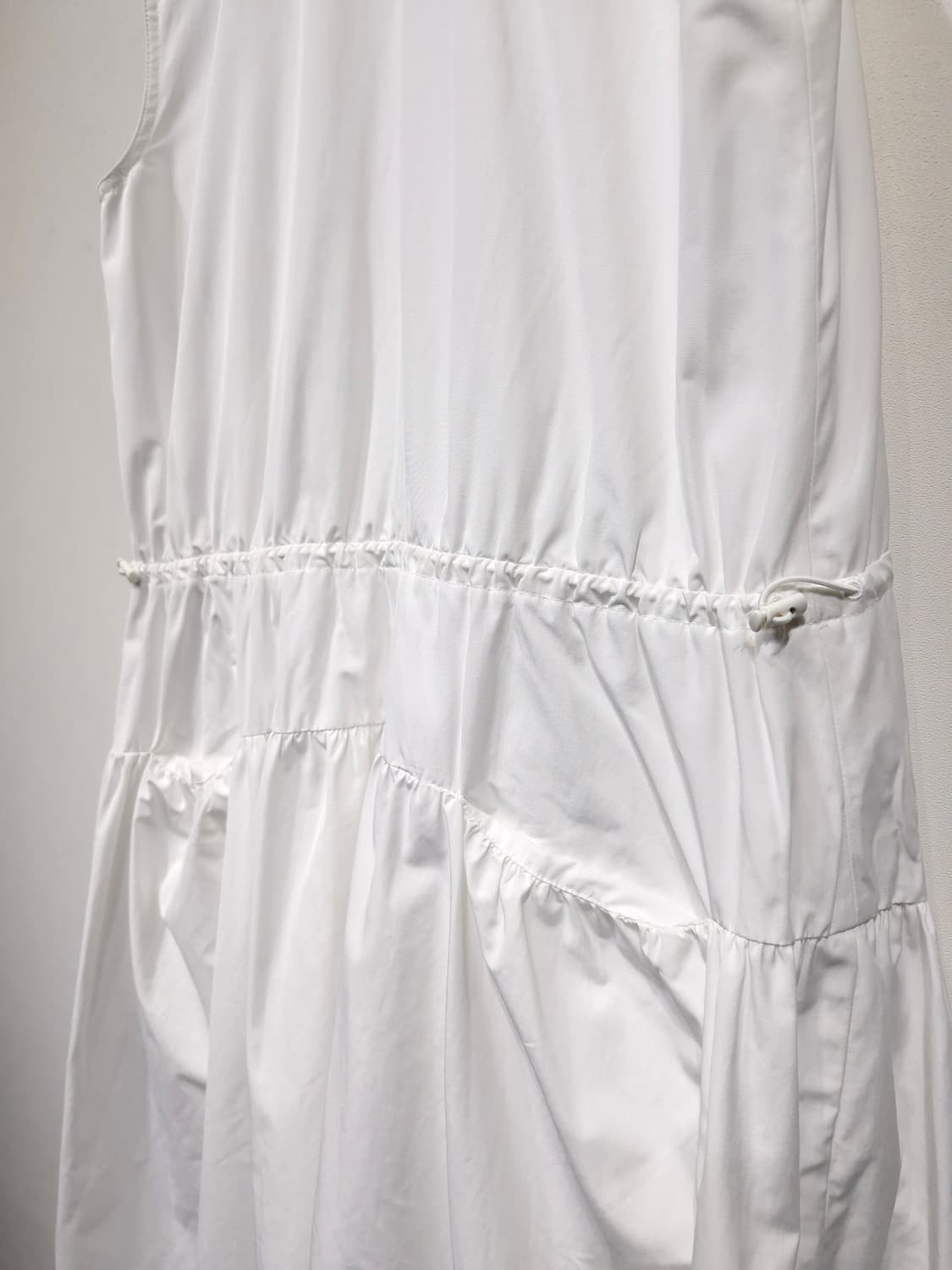 Lucky Marche 럭키마르쉐 23년 슬리브리스 원피스 상품이미지4