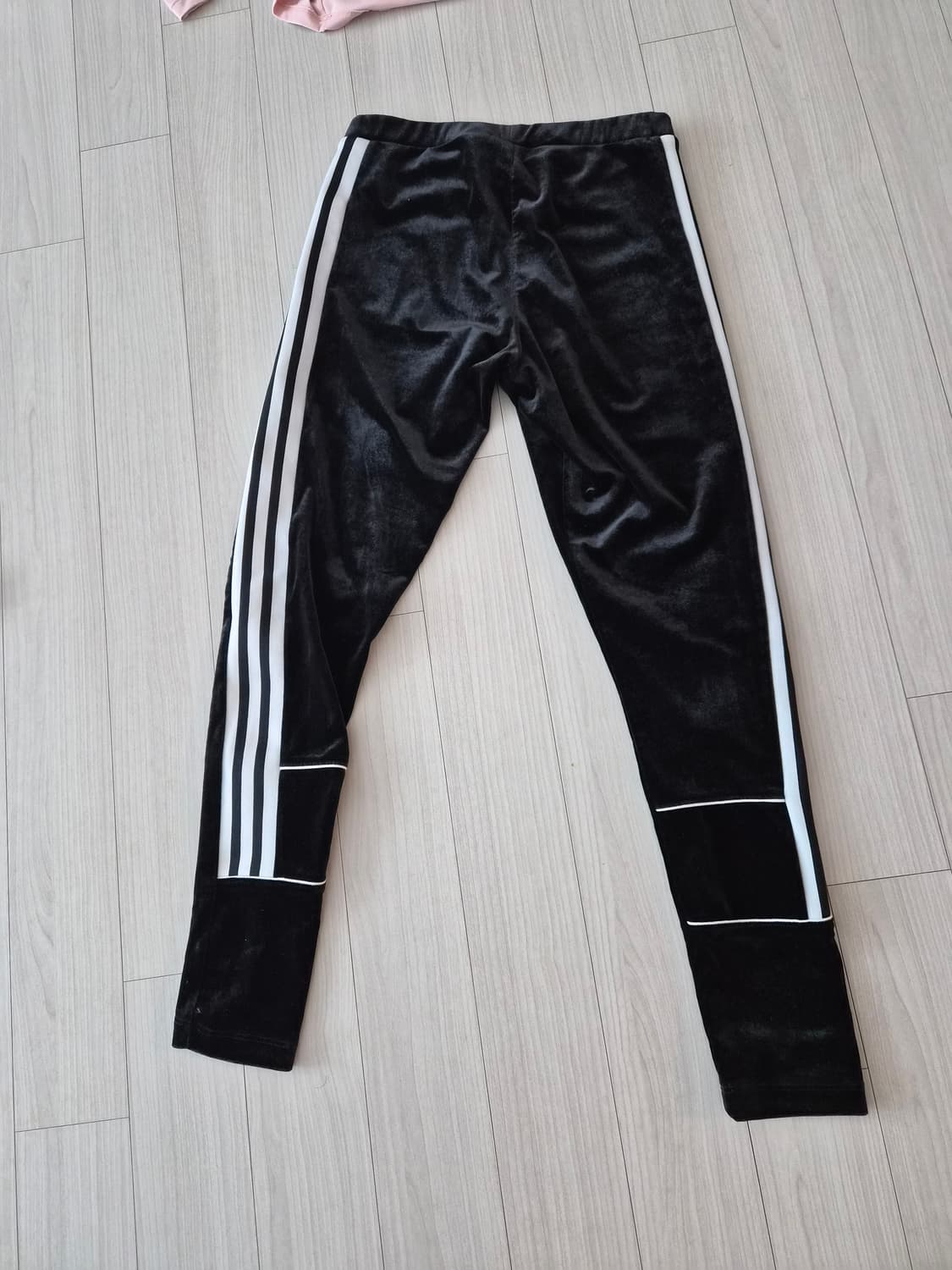 아디다스 오리지널 벨벳 3스트라이프 타이츠 (M사이즈) 상품이미지4